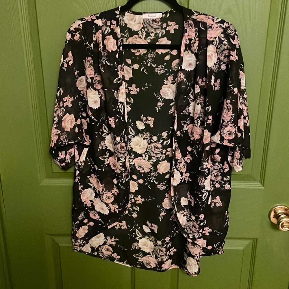 Black Floral Kimono